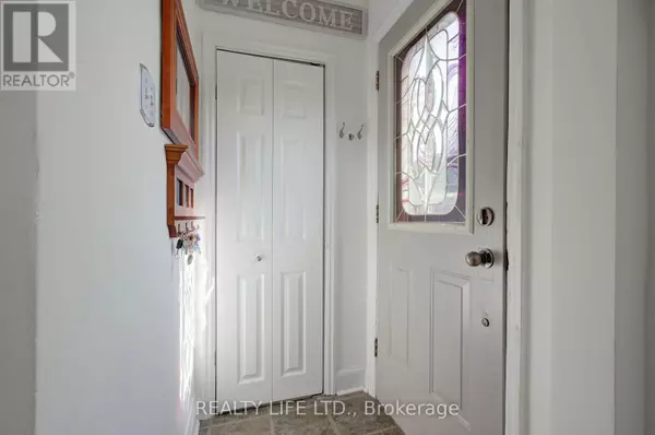 Toronto (alderwood), ON M8W4H1,258 GAMMA STREET