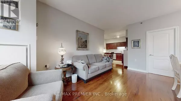 Mississauga (east Credit), ON L5V0A4,810 Scollard CT #204