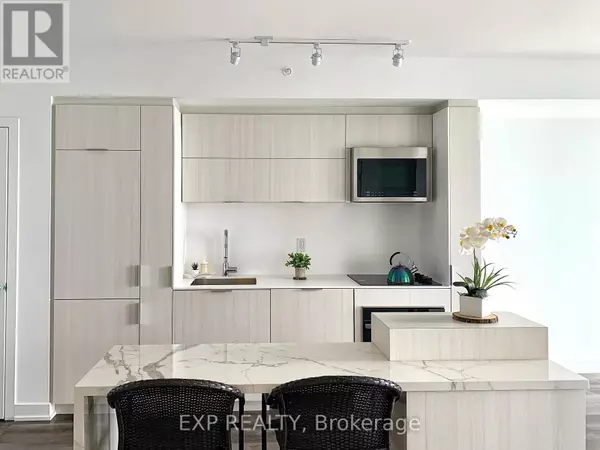 Burlington (brant), ON L7R0G9,370 Martha ST #806