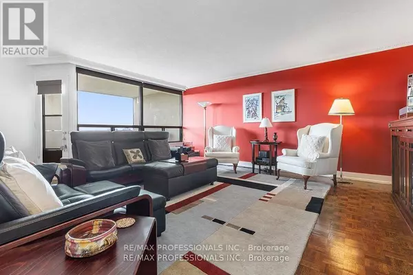 Toronto (markland Wood), ON M9C4X8,296 Mill RD #E5