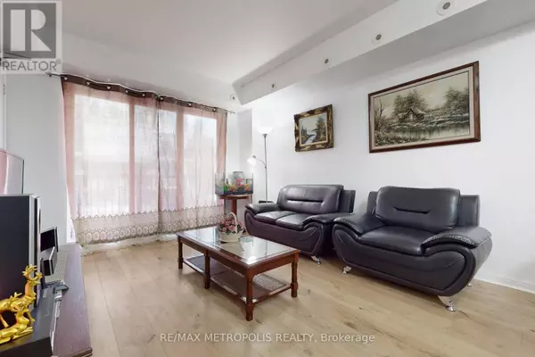 Toronto (humbermede), ON M9M0A4,3043 Finch AVE West #2025