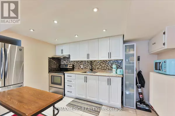 Mississauga (clarkson), ON L5J2B6,2683 TRUSCOTT DR #LOWER