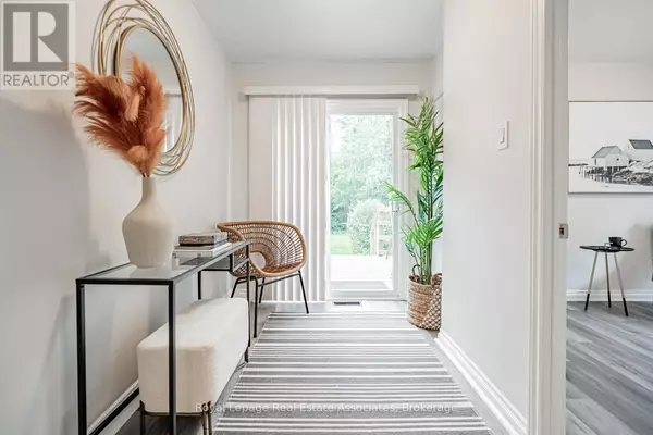 1094 EASTMOUNT AVENUE, Mississauga (lakeview), ON L5E1Z4