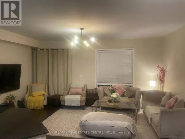 Milton (wi Willmott), ON L9T8B1,745 Farmstead DR #44