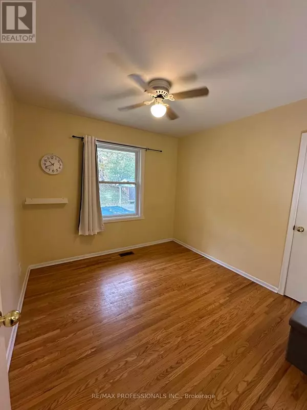 Burlington (lasalle), ON L7T2H1,183 GROVE PARK DRIVE