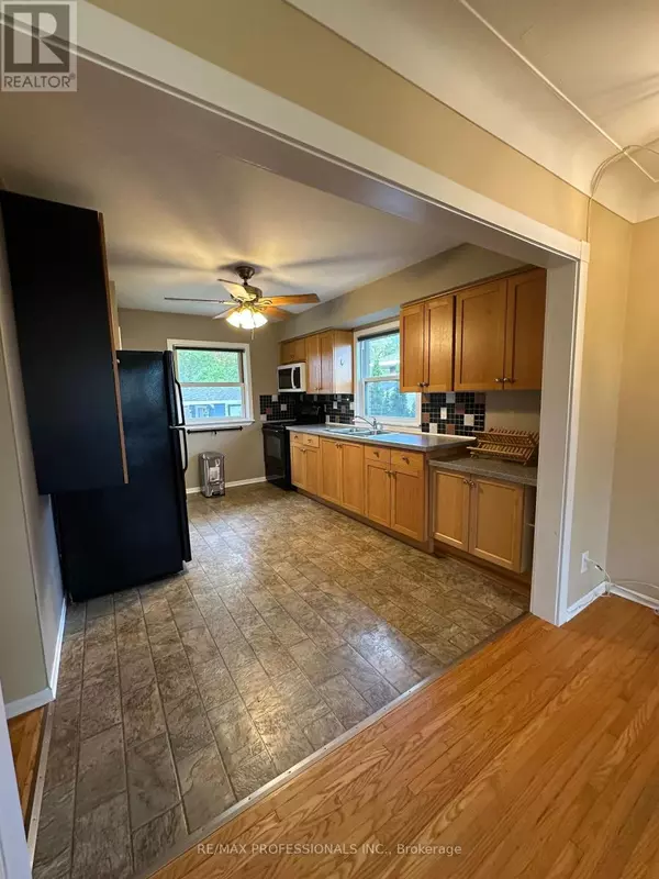 Burlington (lasalle), ON L7T2H1,183 GROVE PARK DRIVE