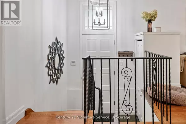 Mississauga (lakeview), ON L4X1E5,1602 CARLETTA DRIVE