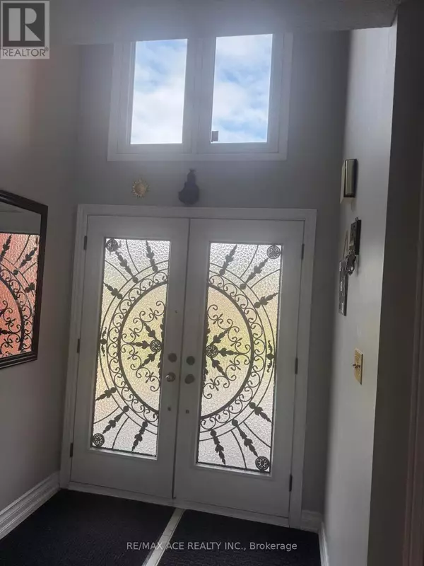 Brampton (fletcher's Creek South), ON L6W4L4,26 BROWNRIDGE COURT N