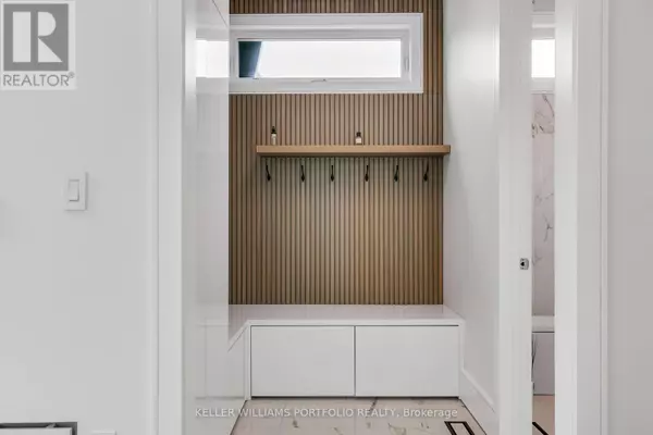 Toronto (islington-city Centre West), ON M9B4B7,27 PRENNAN AVENUE