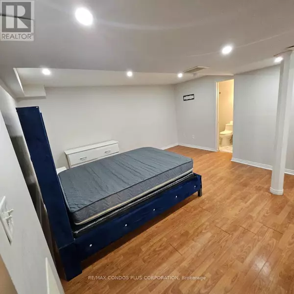 Brampton (northwest Sandalwood Parkway), ON L7A1M8,60 TWIN PINES CRESCENT