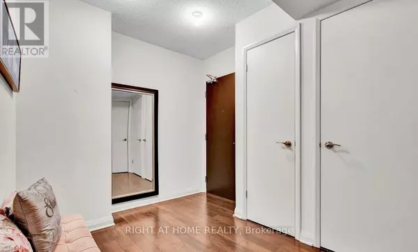 Toronto (islington-city Centre West), ON M9B1S9,5 Valhalla Inn RD #1804