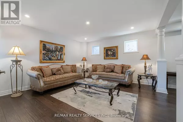 Mississauga (central Erin Mills), ON L5M5T8,5749 GREENSBORO DRIVE