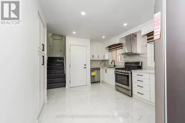 11 CROSSWOOD LANE, Brampton (brampton North), ON L6V3M1