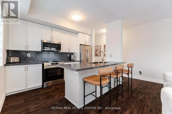 Mississauga (churchill Meadows), ON L5M0M3,5705 Long Valley RD #305