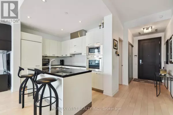 Toronto (mimico), ON M8Y0B5,88 Park Lawn RD #2906