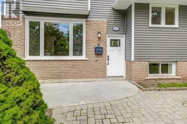 Oakville (cp College Park), ON L6H1S4,1217 OXFORD AVENUE