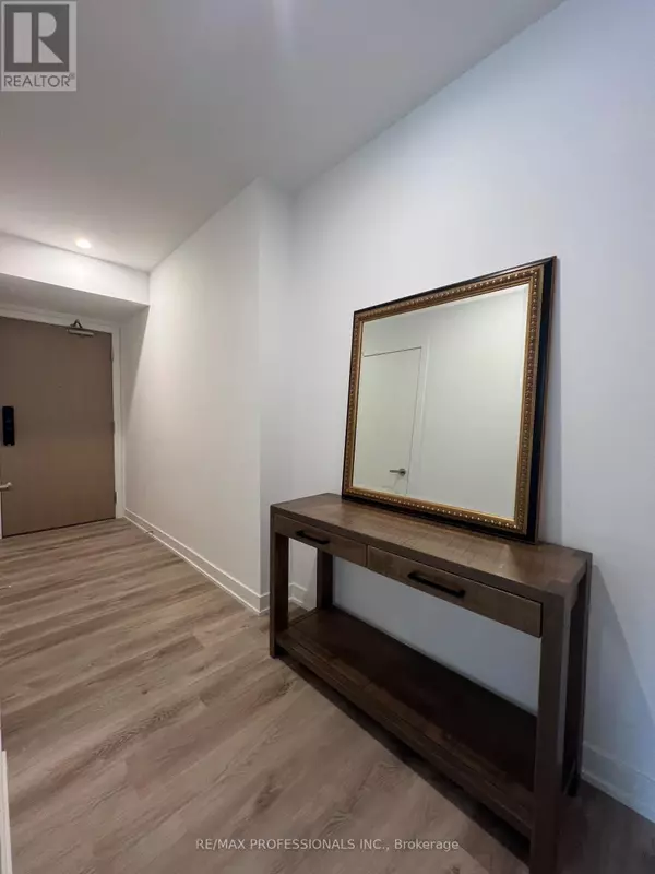 Burlington (brant), ON L7R0G9,370 Martha ST #802