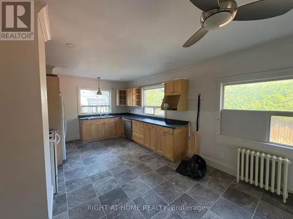 Mississauga (lorne Park), ON L5H1R4,779 Indian RD #Upper