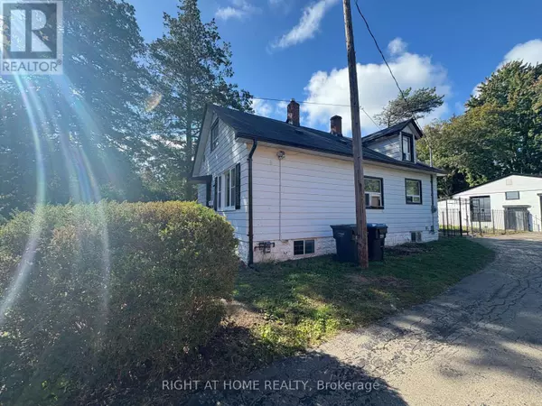 779 Indian RD #Lower, Mississauga (lorne Park), ON L5H1R4