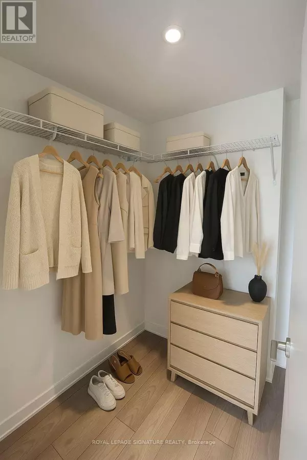 Toronto (islington-city Centre West), ON M8Z0C6,1007 The Queensway #525