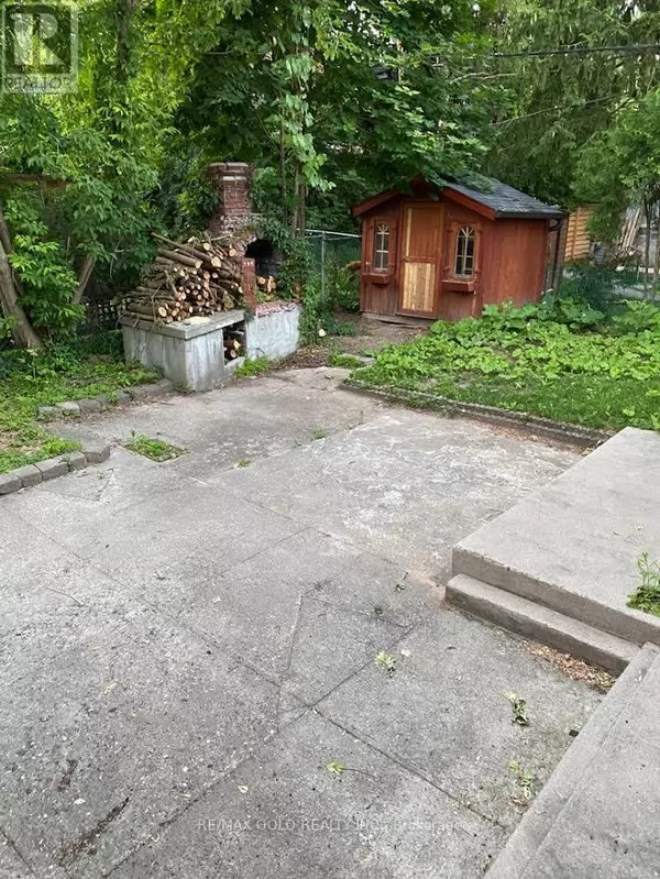 Oakville (cp College Park), ON L6H1W6,1033 SIXTH LINE