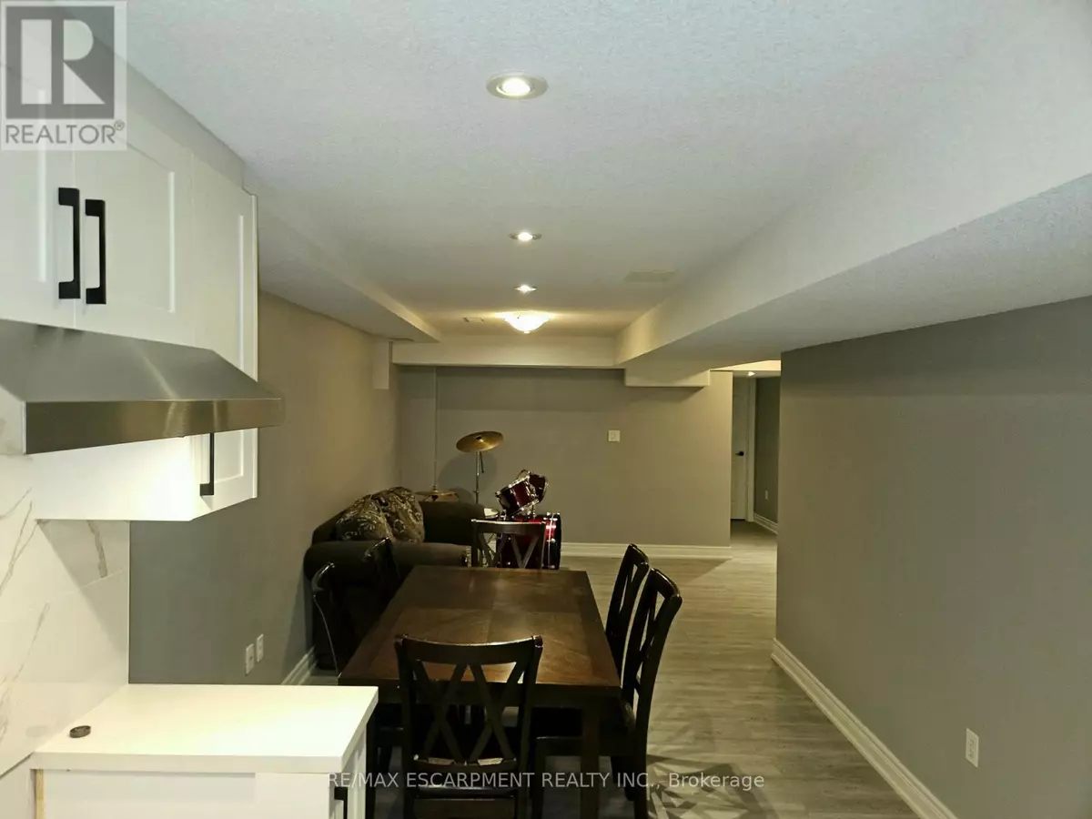 Mississauga (churchill Meadows), ON L5M7H3,3881 BRINWOOD (BASEMENT) GATE