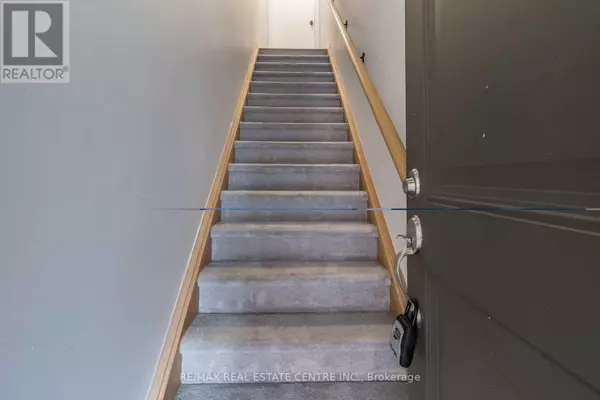 Oakville (ro River Oaks), ON L6H0K1,2484 Post RD #13