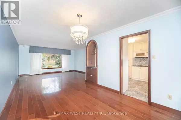 Caledon (bolton West), ON L7E1A3,47 ELIZABETH STREET