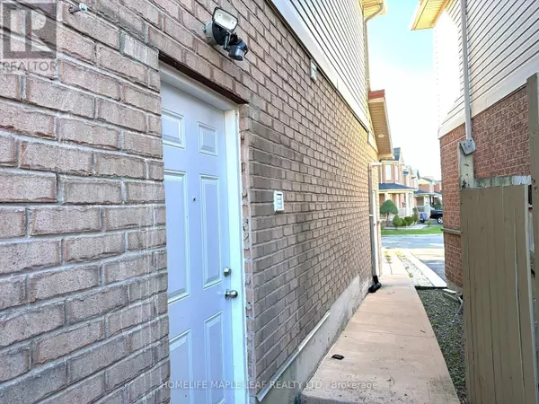 Brampton (fletcher's Meadow), ON L7A2A7,72 Four Seasons CIR #BASEMENT