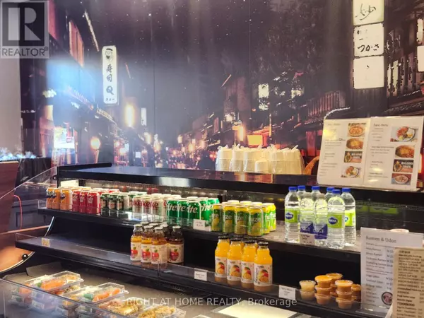 Toronto (york University Heights), ON M3J0K9,105 The Pond RD #80