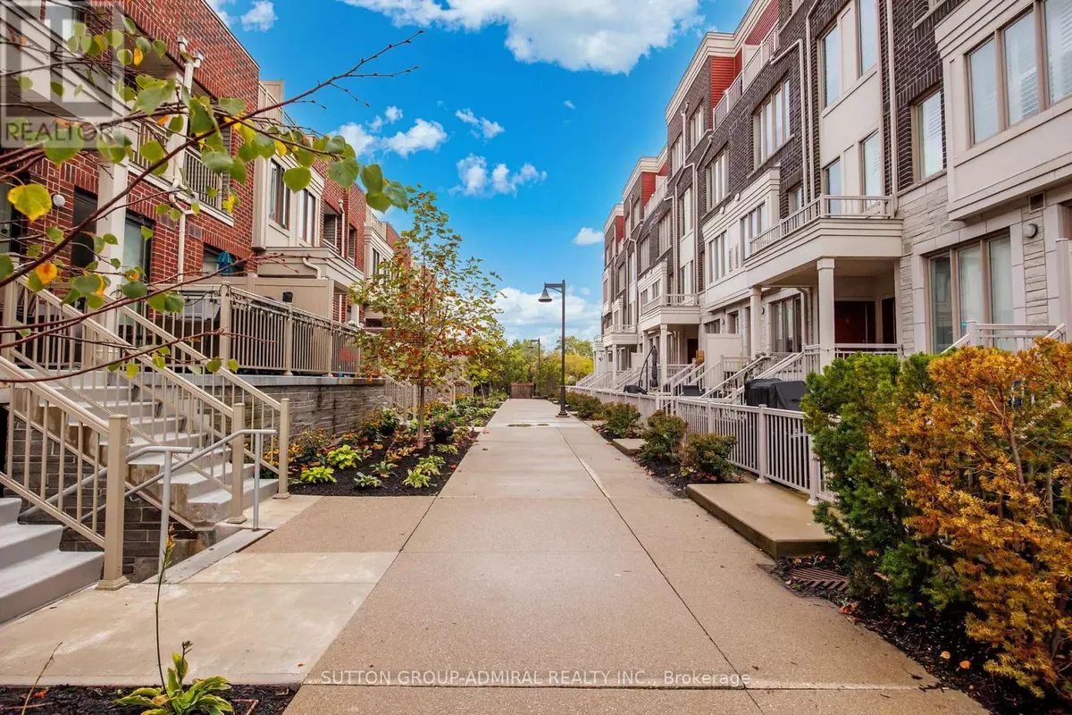 Toronto (long Branch), ON M8W0A9,125 Long Branch AVE #14