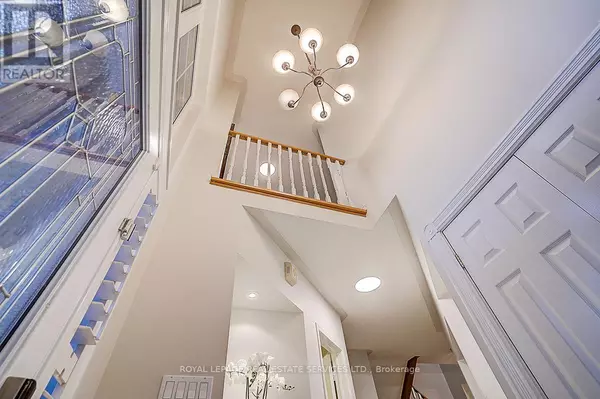 Oakville (wt West Oak Trails), ON L6M3V8,2066 DEER PARK ROAD