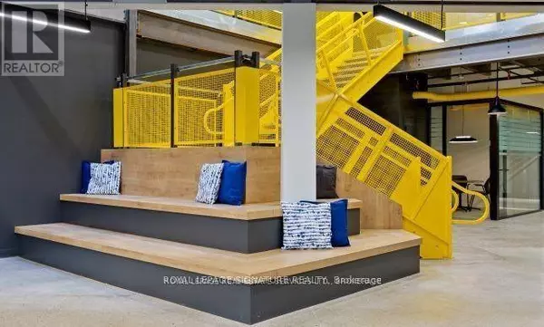 Oakville (qe Queen Elizabeth), ON L6L5W2,2115 South Service RD West #100