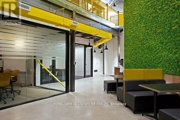 Oakville (qe Queen Elizabeth), ON L6L5W2,2115 South Service RD West #300