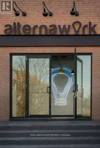 2115 South Service RD West #700, Oakville (qe Queen Elizabeth), ON L6L5W2