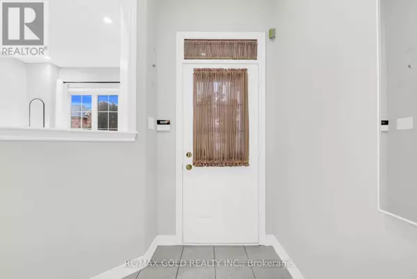 Milton (sc Scott), ON L9T0T7,262 SWINDALE DRIVE