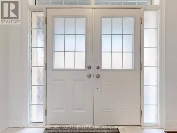 Brampton (sandringham-wellington North), ON L6R0C8,33 TIGER CRESCENT