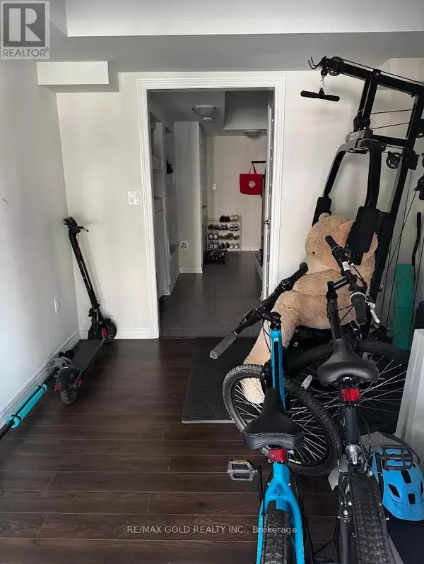 Milton (cl Clarke), ON L9T9J5,623 LAKING TERRACE