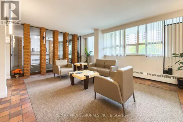 Toronto (humber Heights), ON M9P1B3,151 La Rose AVE #907