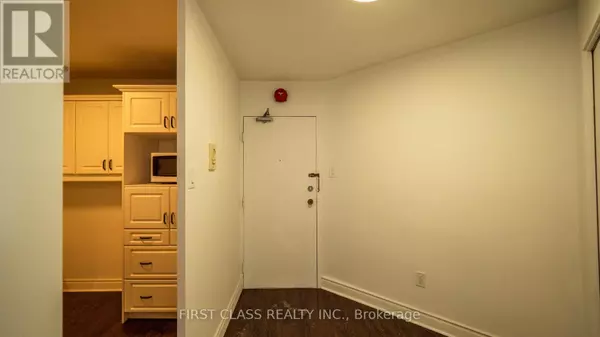 Mississauga (cooksville), ON L5B1R6,2323 Confederation Pkwy #602