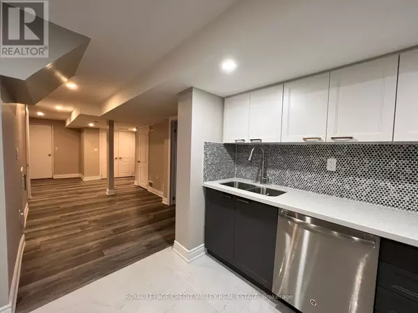 Brampton (brampton North), ON L6R1E8,62 EAGLERIDGE DRIVE