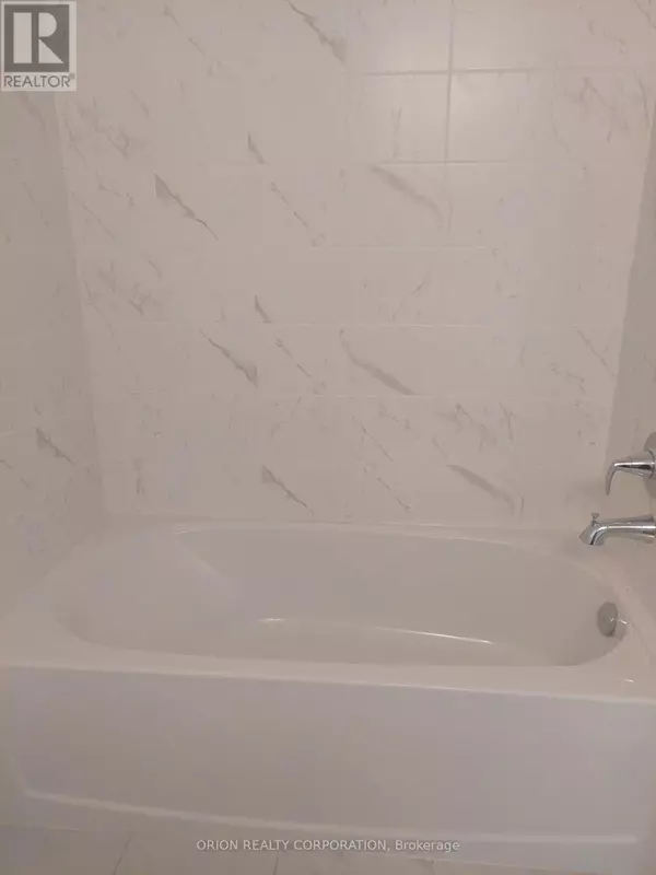 Toronto (yorkdale-glen Park), ON M6B0B1,556 Marlee AVE #416