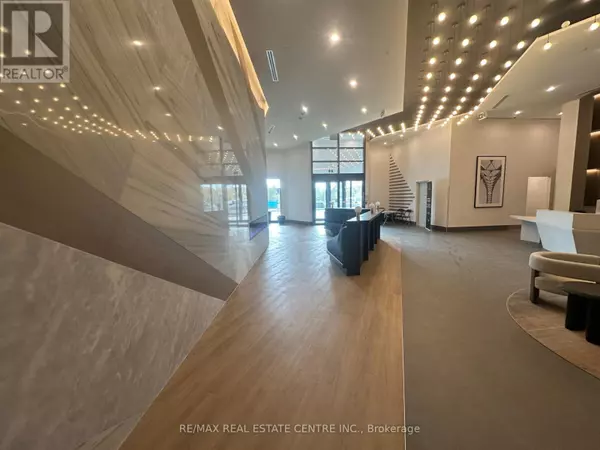 Toronto (islington-city Centre West), ON M8Z6C7,1037 The Queensway #318