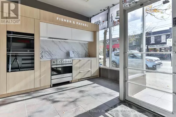 Toronto (new Toronto), ON M8Y1K4,2882 LAKE SHORE BOULEVARD W