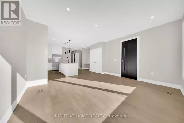 Toronto (briar Hill-belgravia), ON M6E2P5,78 BOWIE AVENUE