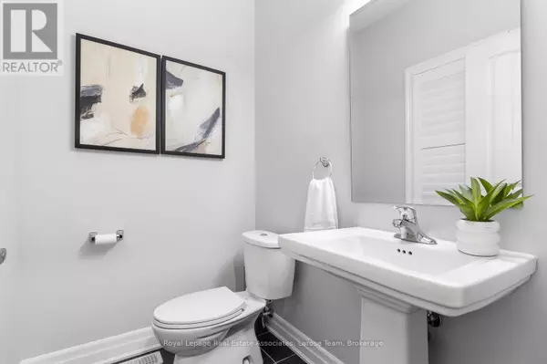 Brampton (bram West), ON L6Y6B3,26 PERDITA ROAD