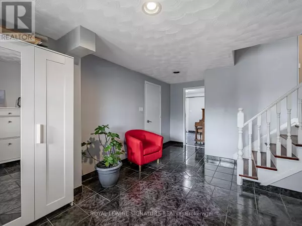 Mississauga (sheridan), ON L5K2B2,2606 KINNERTON CRESCENT