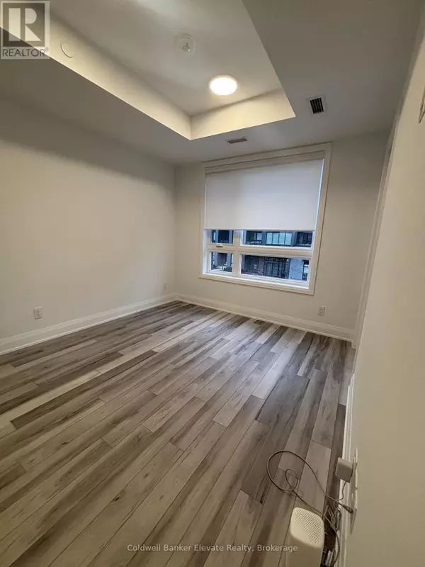 Oakville (go Glenorchy), ON L6M1L3,3250 Carding Mill TRL #221