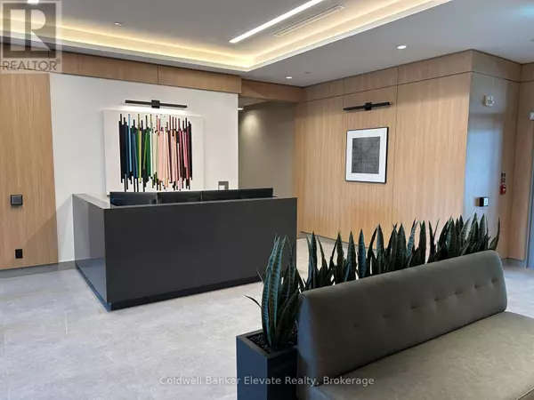 Oakville (go Glenorchy), ON L6M1L3,3250 Carding Mill TRL #221