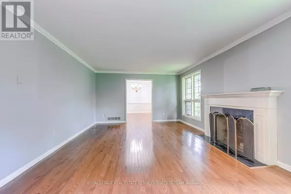 Oakville (mo Morrison), ON L6J2C6,1106 CRESTVIEW STREET